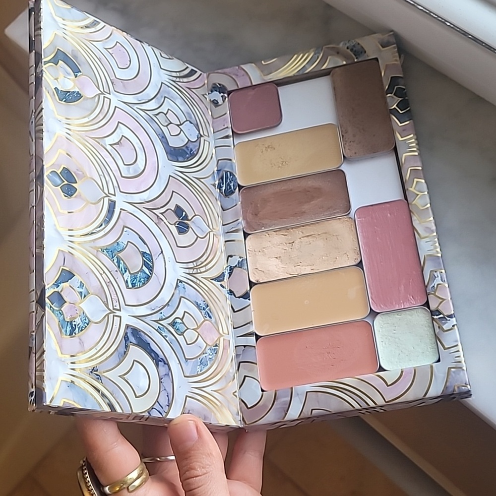 Seint Custom Pallette With Tins (used)